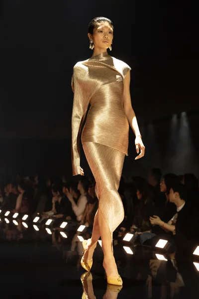 Look 14
